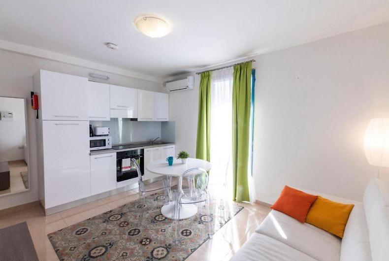 The Caves Apartments Saint Julian's 외부 사진