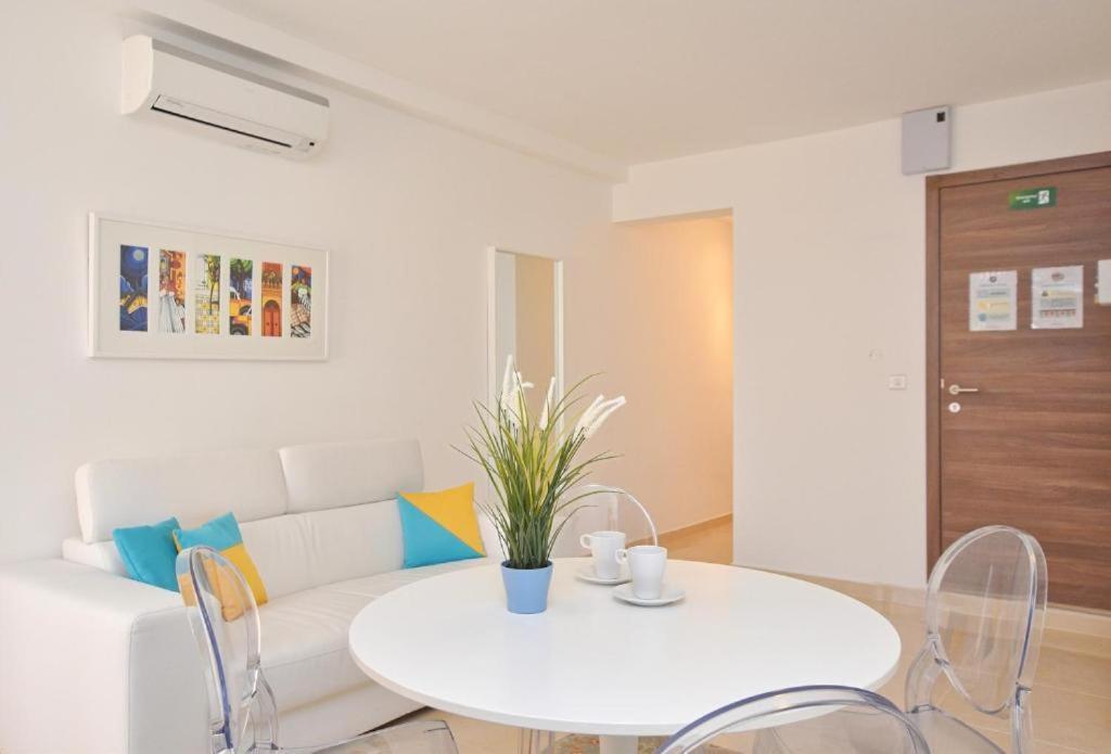 The Caves Apartments Saint Julian's 외부 사진